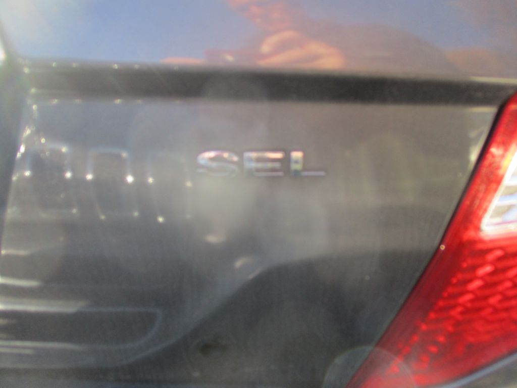 Photo 6 of this FORD FUSION