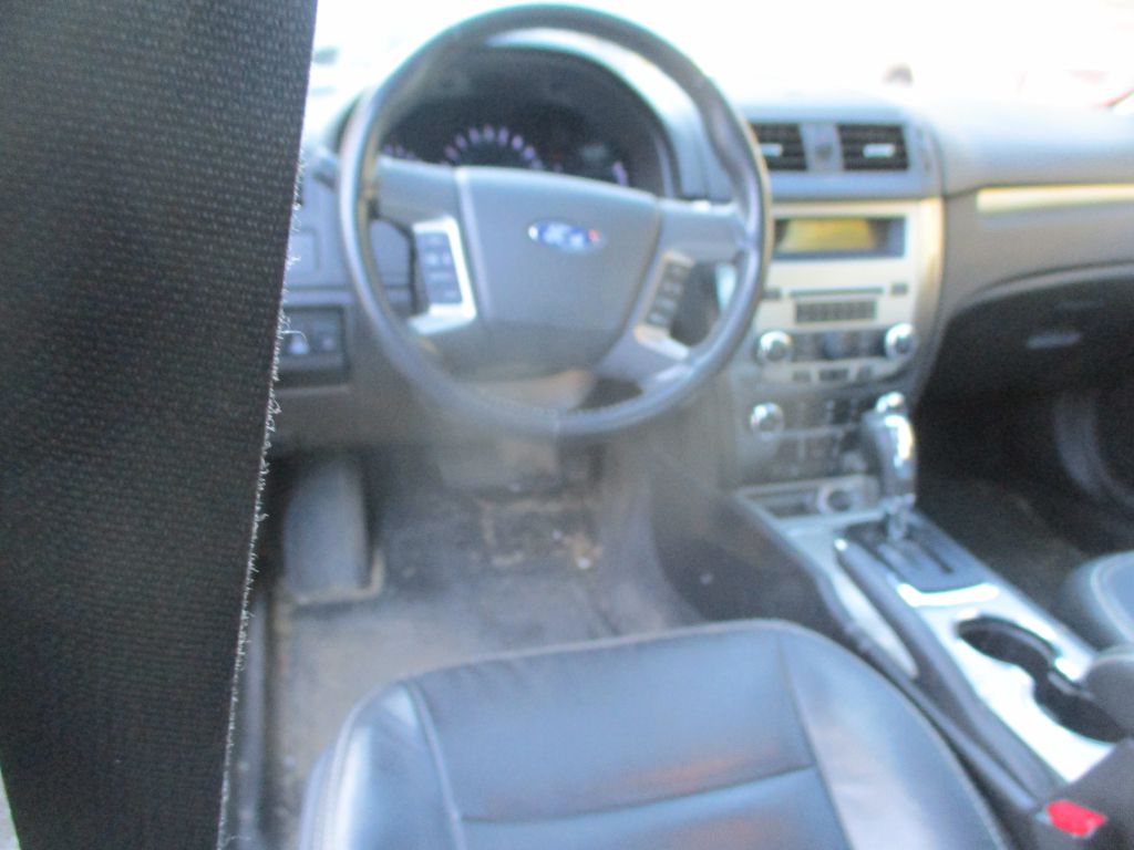 Photo 11 of this FORD FUSION