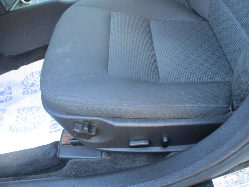 Photo 9 of this FORD FUSION