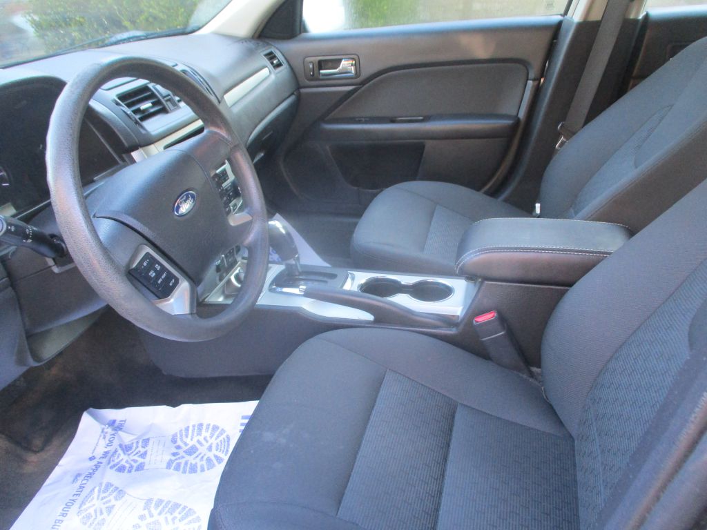 Photo 10 of this FORD FUSION