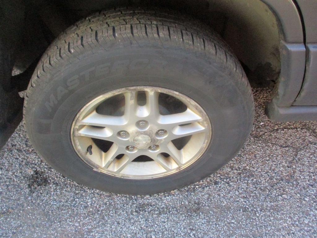 Photo 3 of this JEEP GRAND CHEROKEE