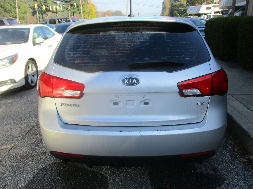 Photo 4 of this KIA FORTE