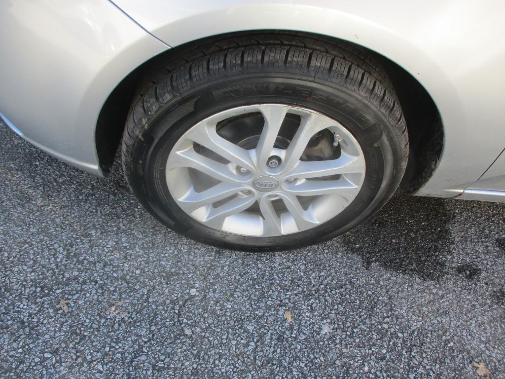 Photo 8 of this KIA FORTE