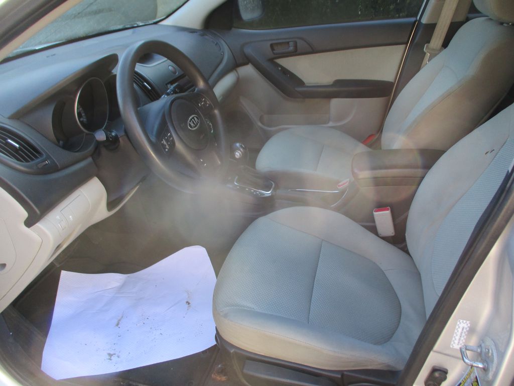 Photo 11 of this KIA FORTE