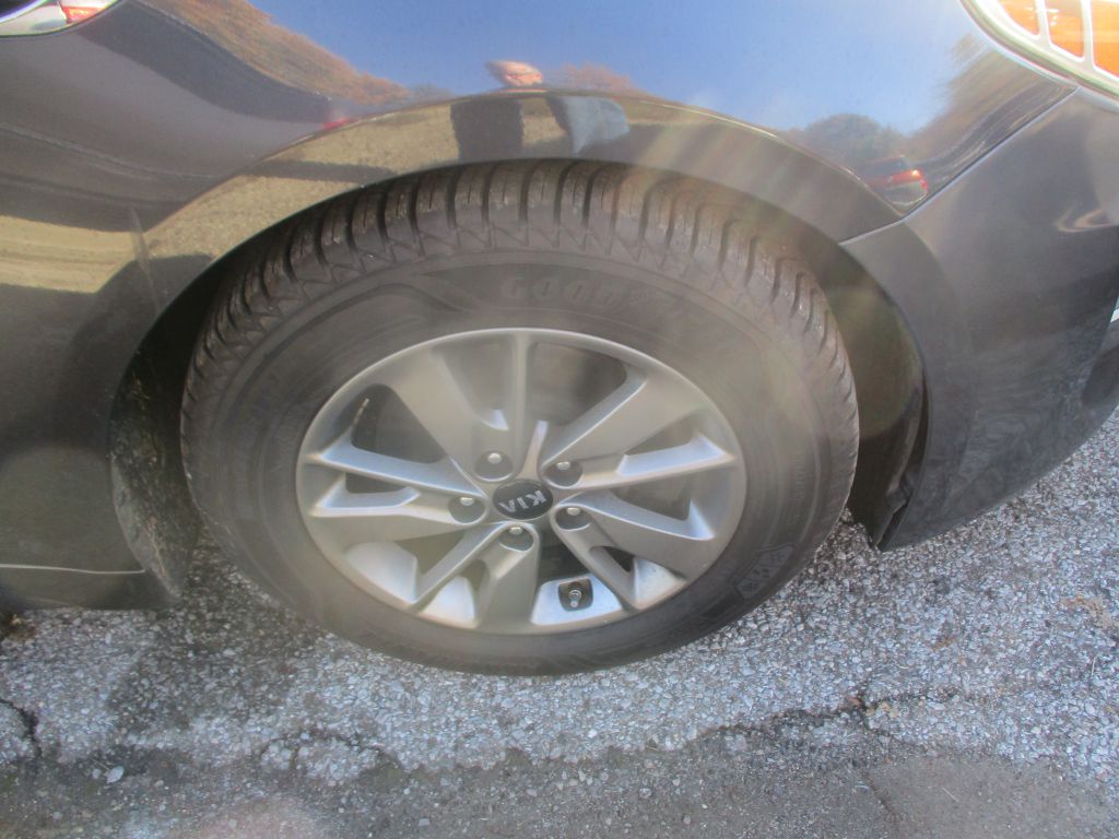 Photo 3 of this KIA OPTIMA