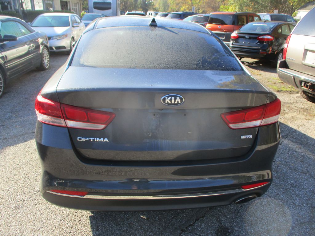 Photo 5 of this KIA OPTIMA