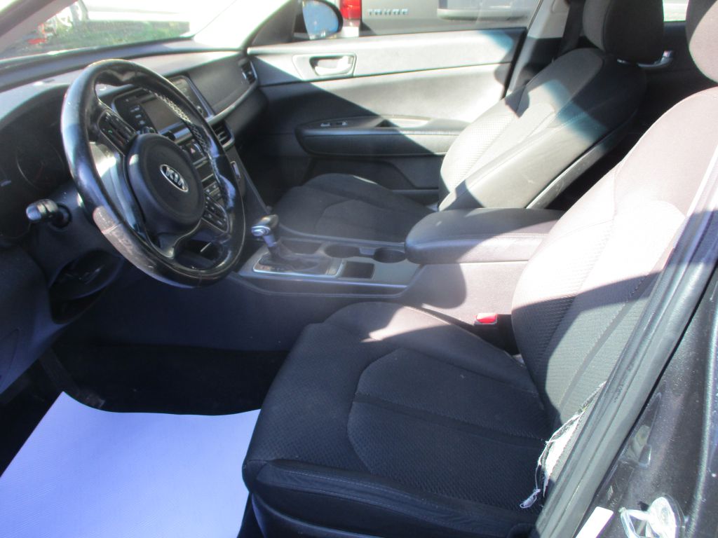 Photo 10 of this KIA OPTIMA