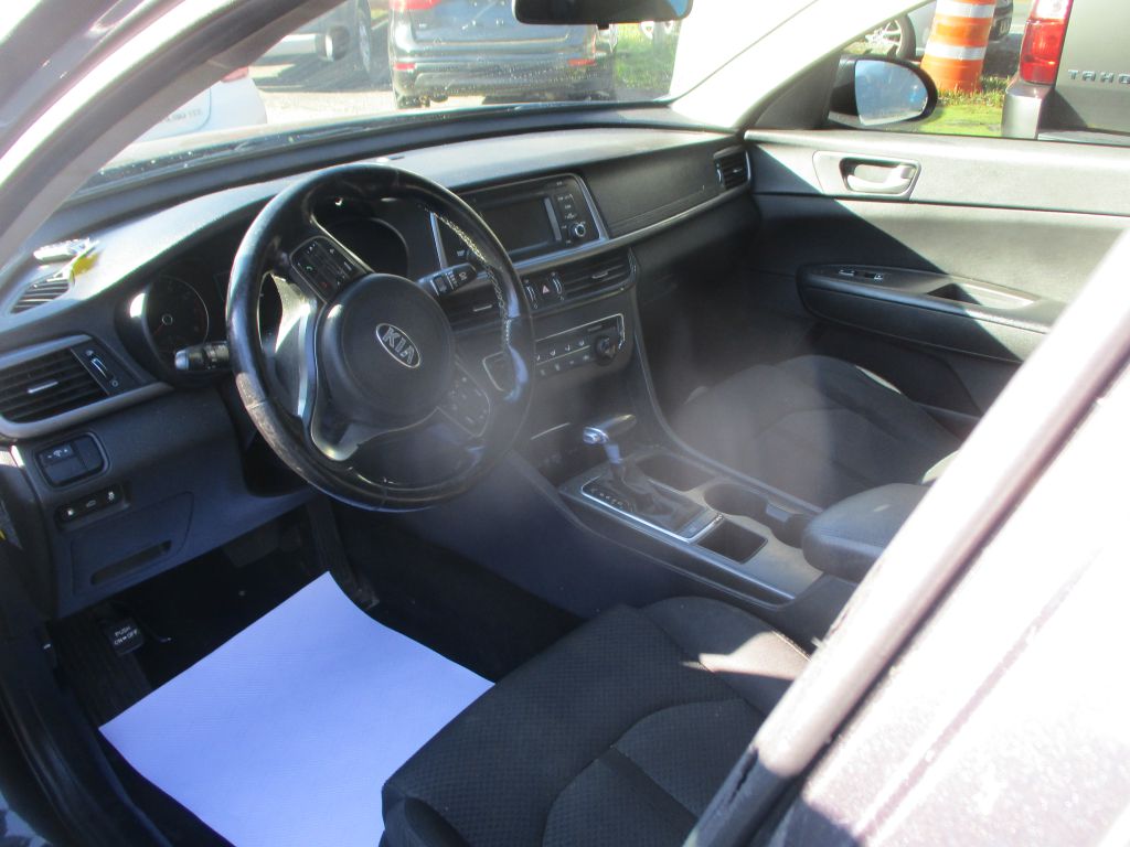 Photo 11 of this KIA OPTIMA