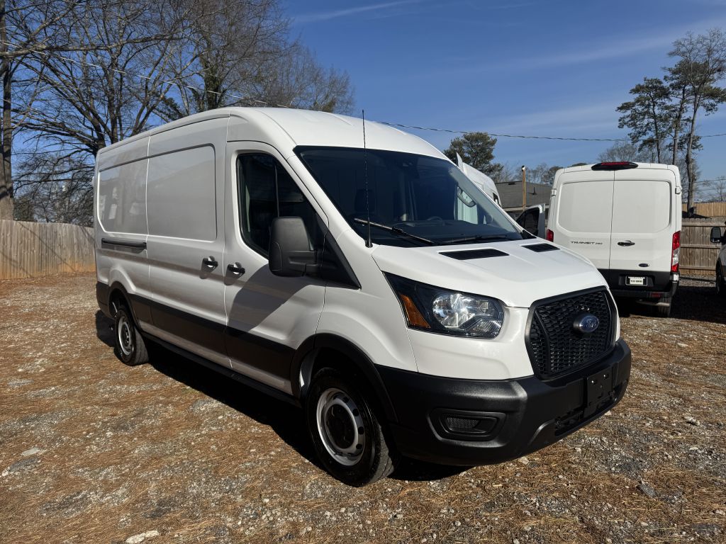 Photo 2 of this FORD TRANSIT