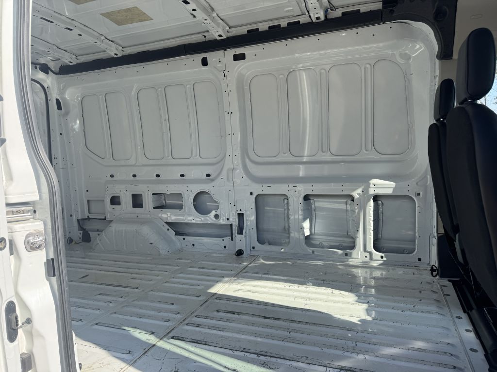 Photo 6 of this FORD TRANSIT