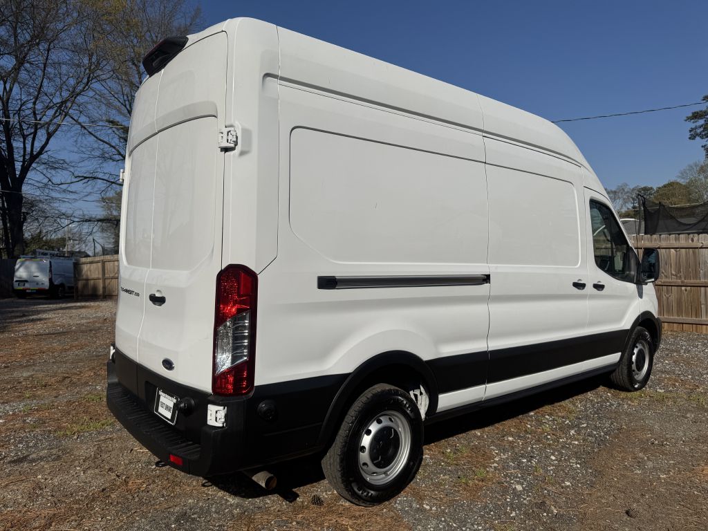 Photo 4 of this FORD TRANSIT