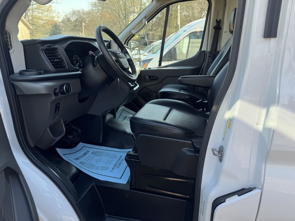 Photo 6 of this FORD TRANSIT