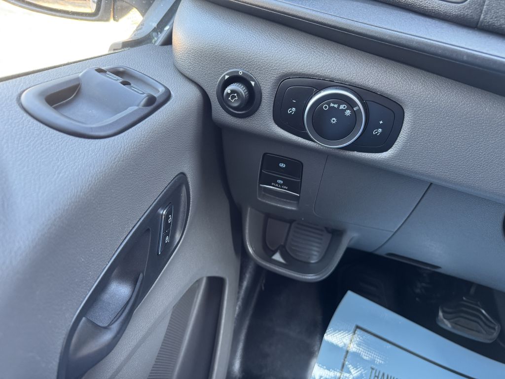 Photo 10 of this FORD TRANSIT