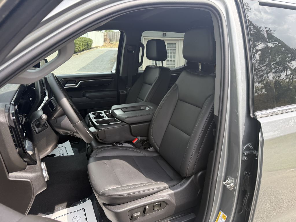 Photo 6 of this GMC SIERRA