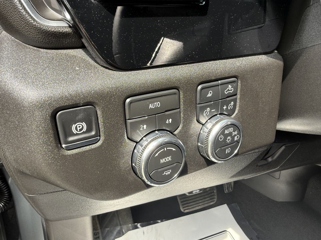 Photo 10 of this GMC SIERRA