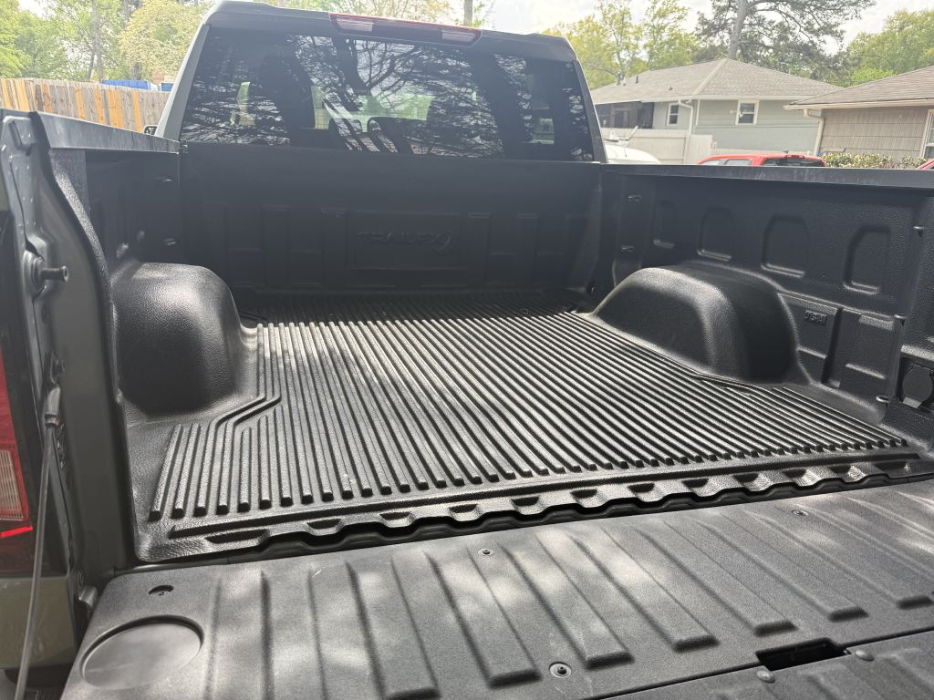 Photo 18 of this GMC SIERRA