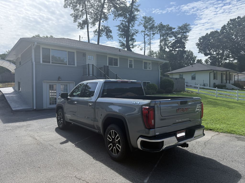 Photo 4 of this GMC SIERRA