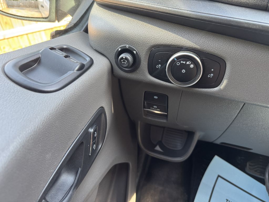 Photo 12 of this FORD TRANSIT