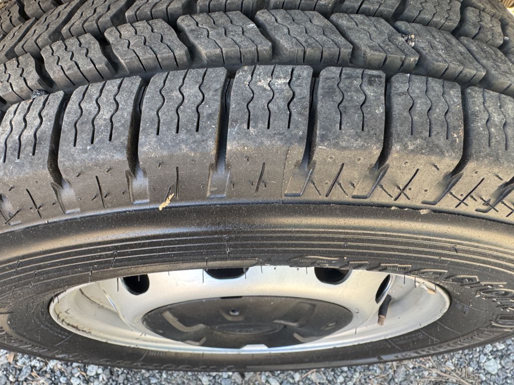 Photo 17 of this FORD TRANSIT