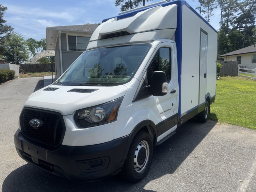 Photo 3 of this FORD TRANSIT
