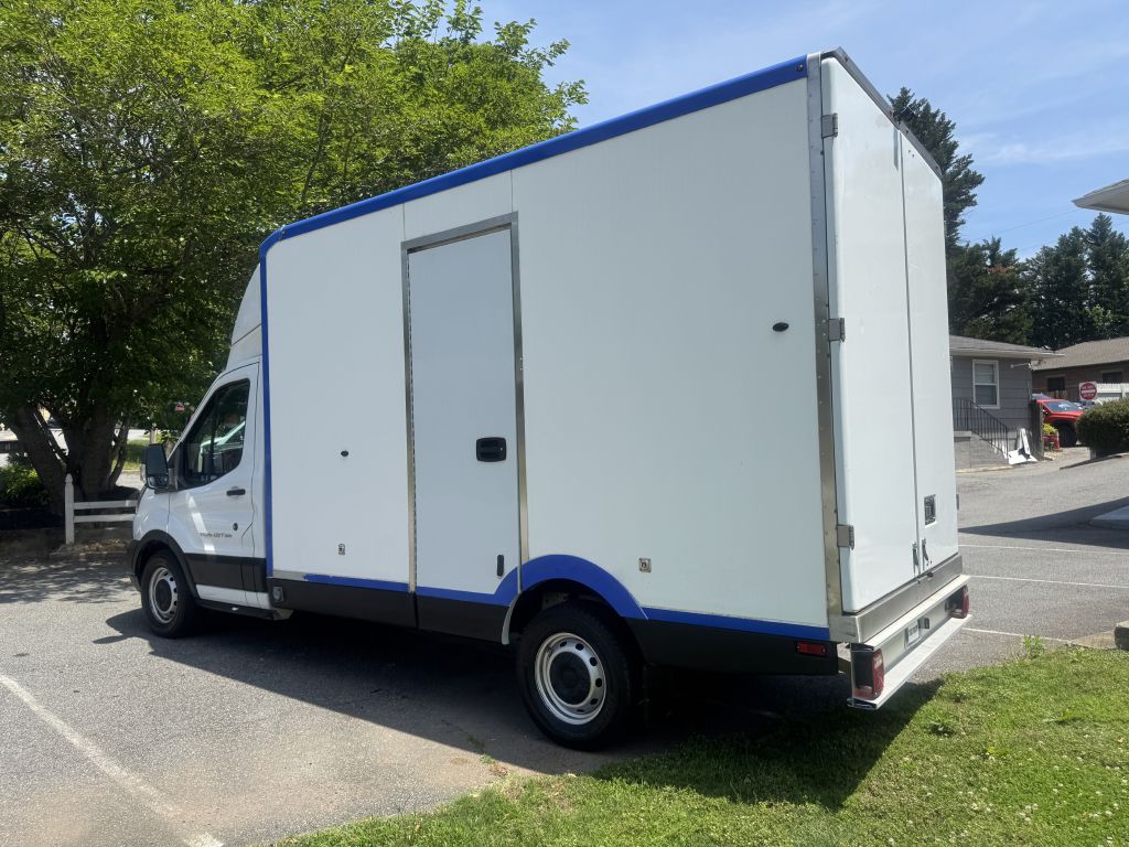 Photo 4 of this FORD TRANSIT
