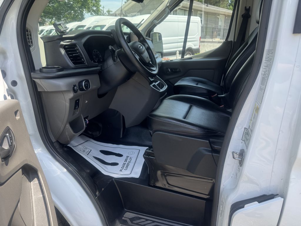 Photo 6 of this FORD TRANSIT