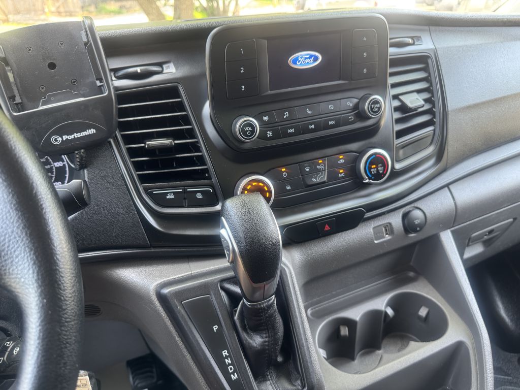 Photo 7 of this FORD TRANSIT
