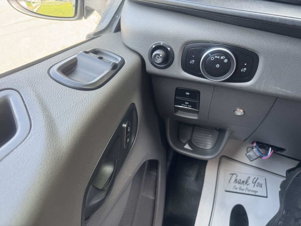 Photo 12 of this FORD TRANSIT