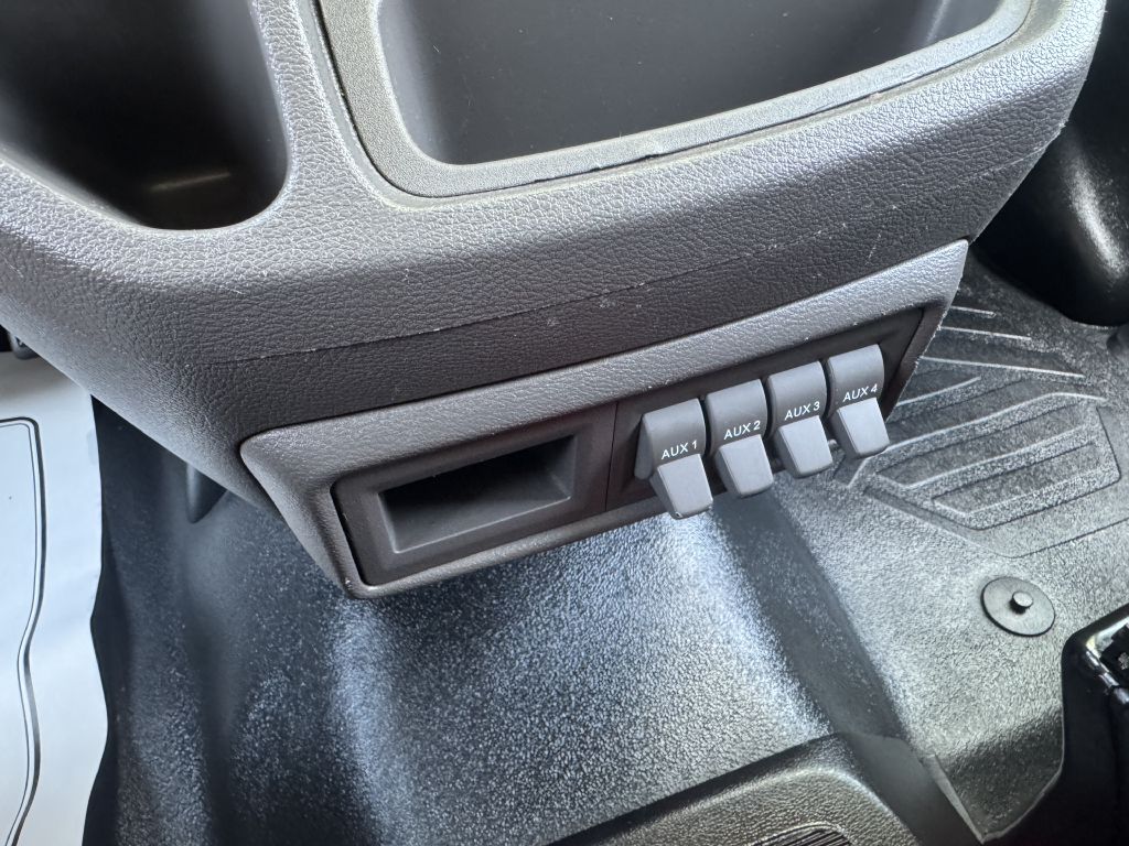 Photo 14 of this FORD TRANSIT