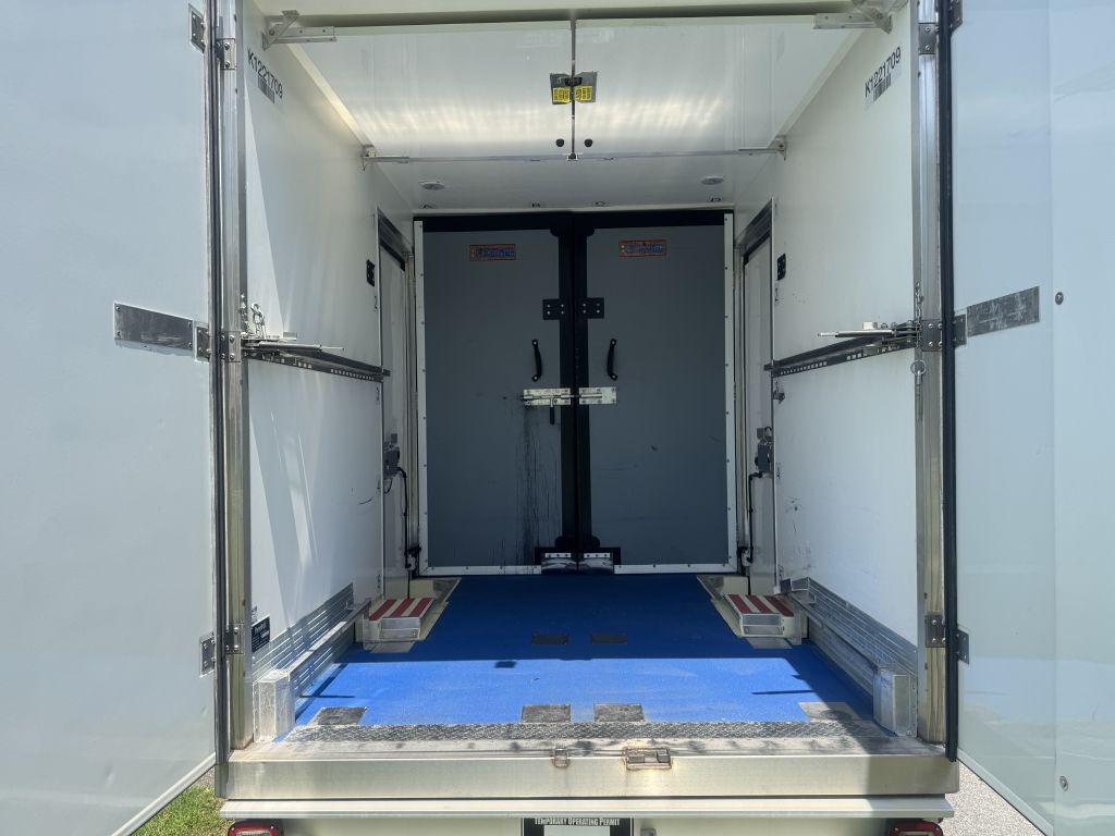 Photo 18 of this FORD TRANSIT