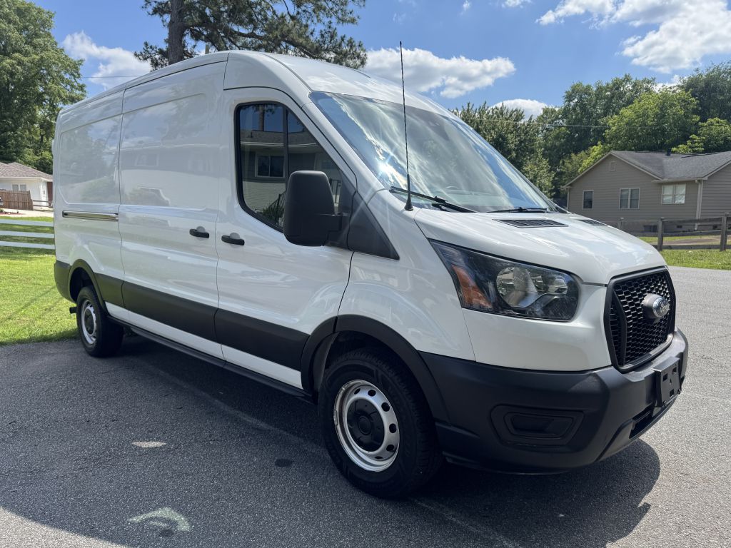 Photo 2 of this FORD TRANSIT
