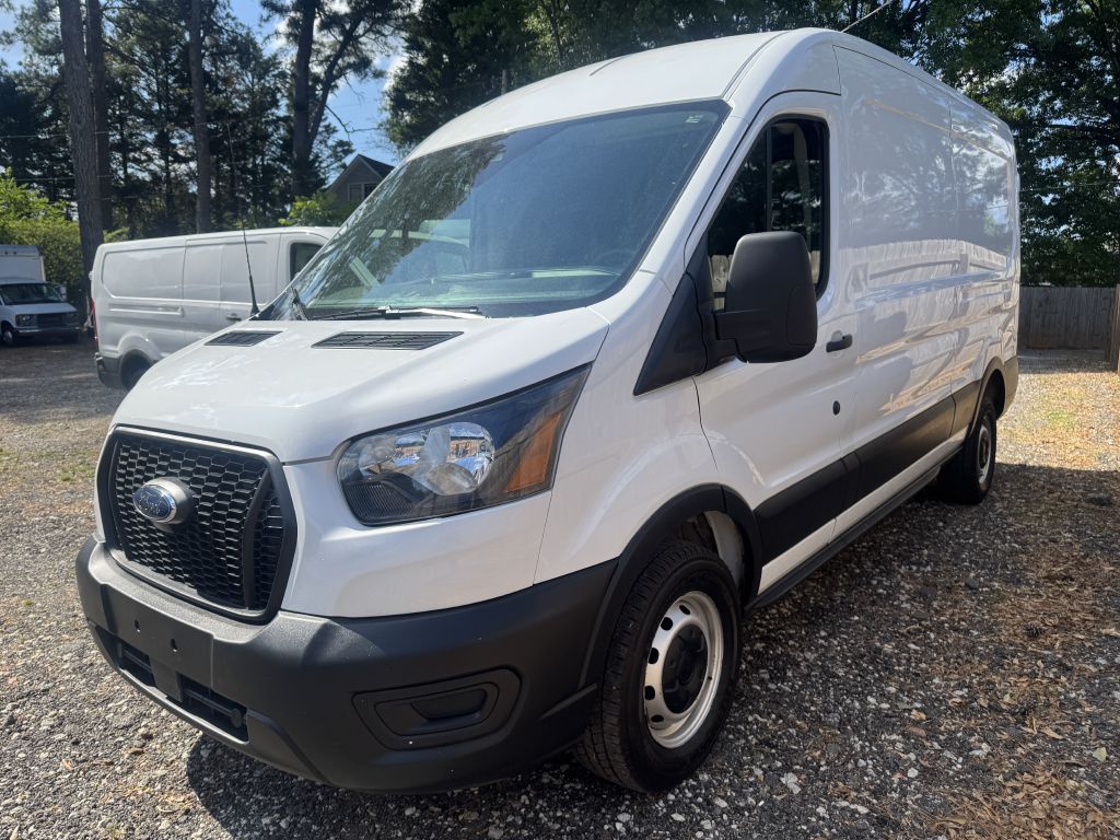 Photo 2 of this FORD TRANSIT