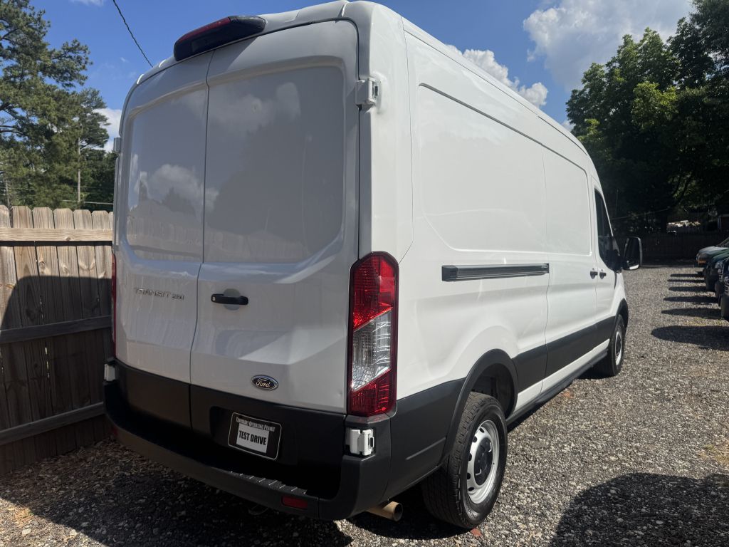 Photo 4 of this FORD TRANSIT