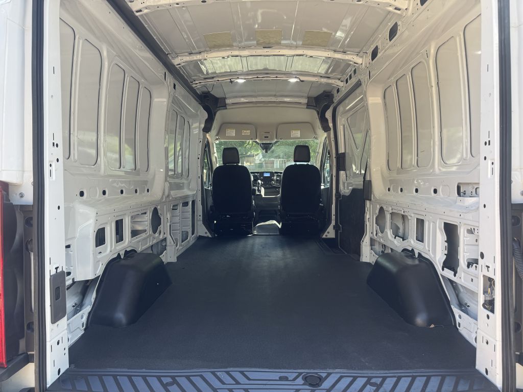 Photo 5 of this FORD TRANSIT