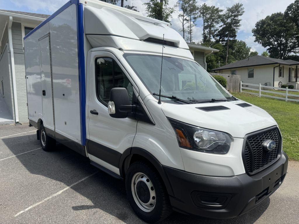 Photo 3 of this FORD TRANSIT