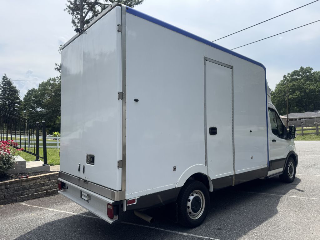 Photo 4 of this FORD TRANSIT