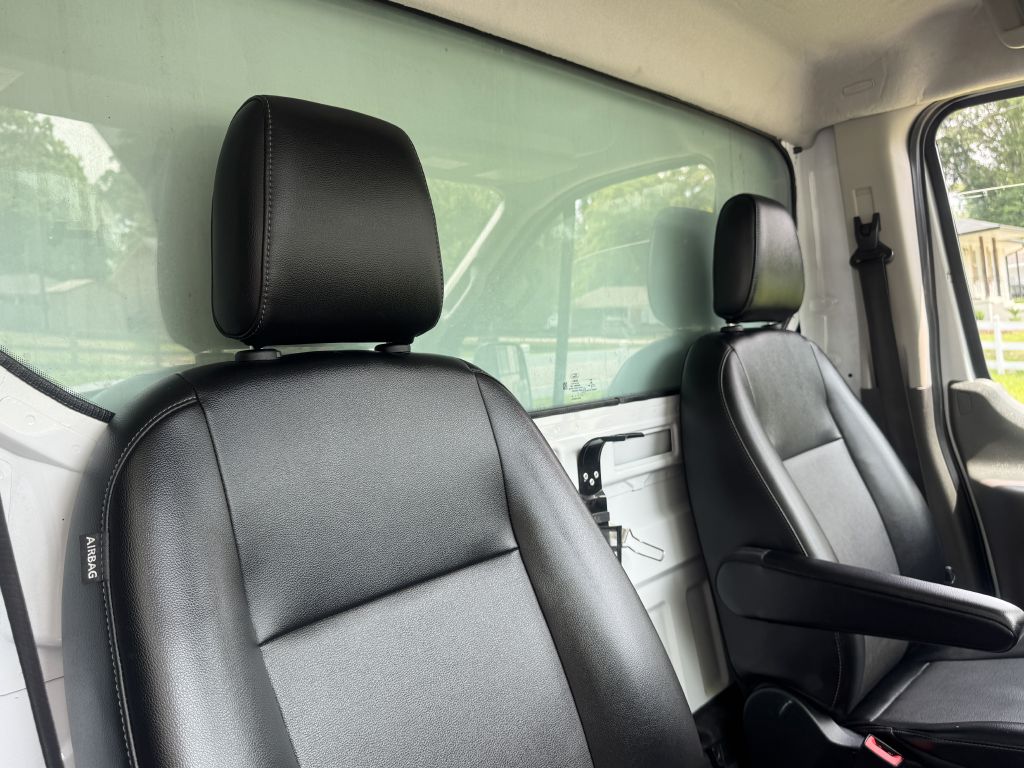 Photo 16 of this FORD TRANSIT