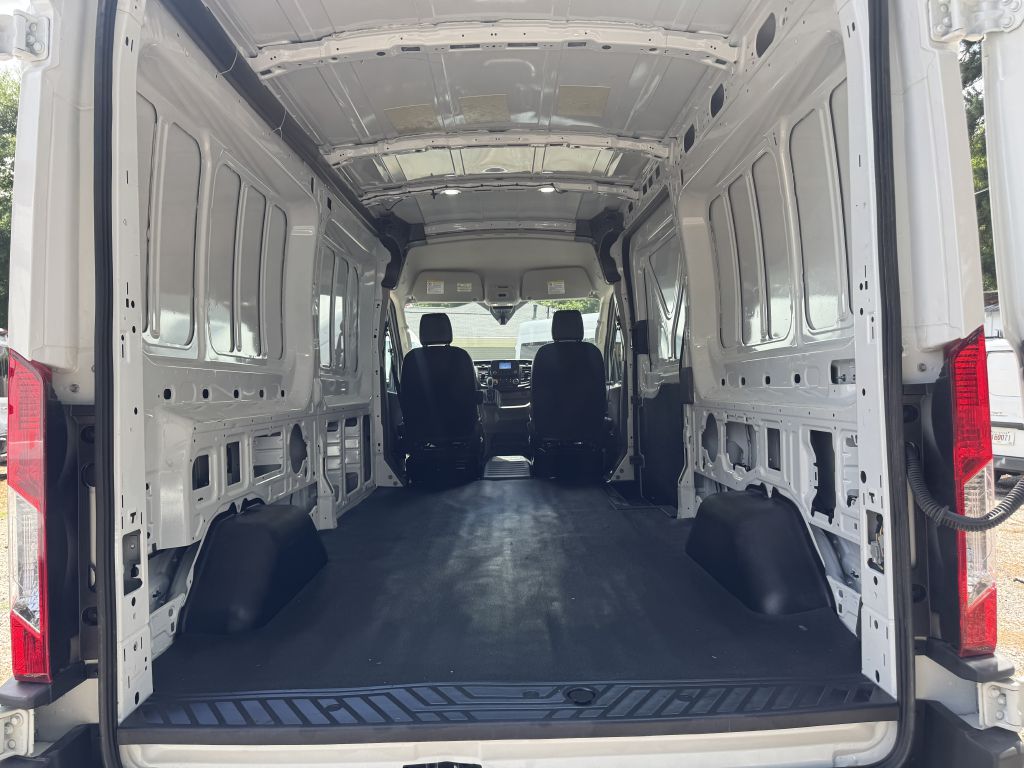 Photo 14 of this FORD TRANSIT