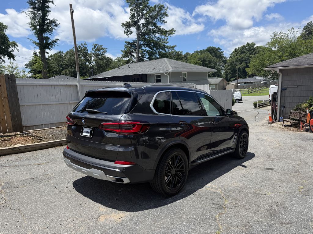 Photo 3 of this BMW X5