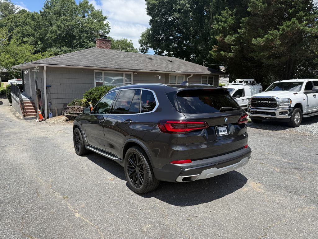 Photo 4 of this BMW X5