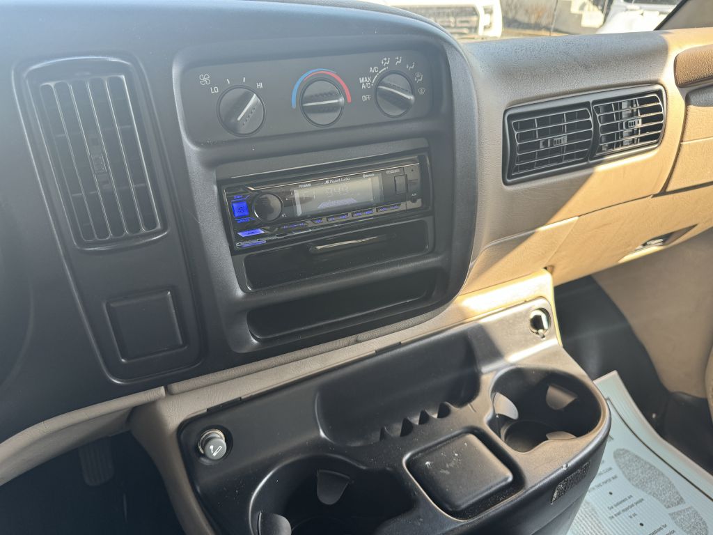 Photo 10 of this GMC SAVANA