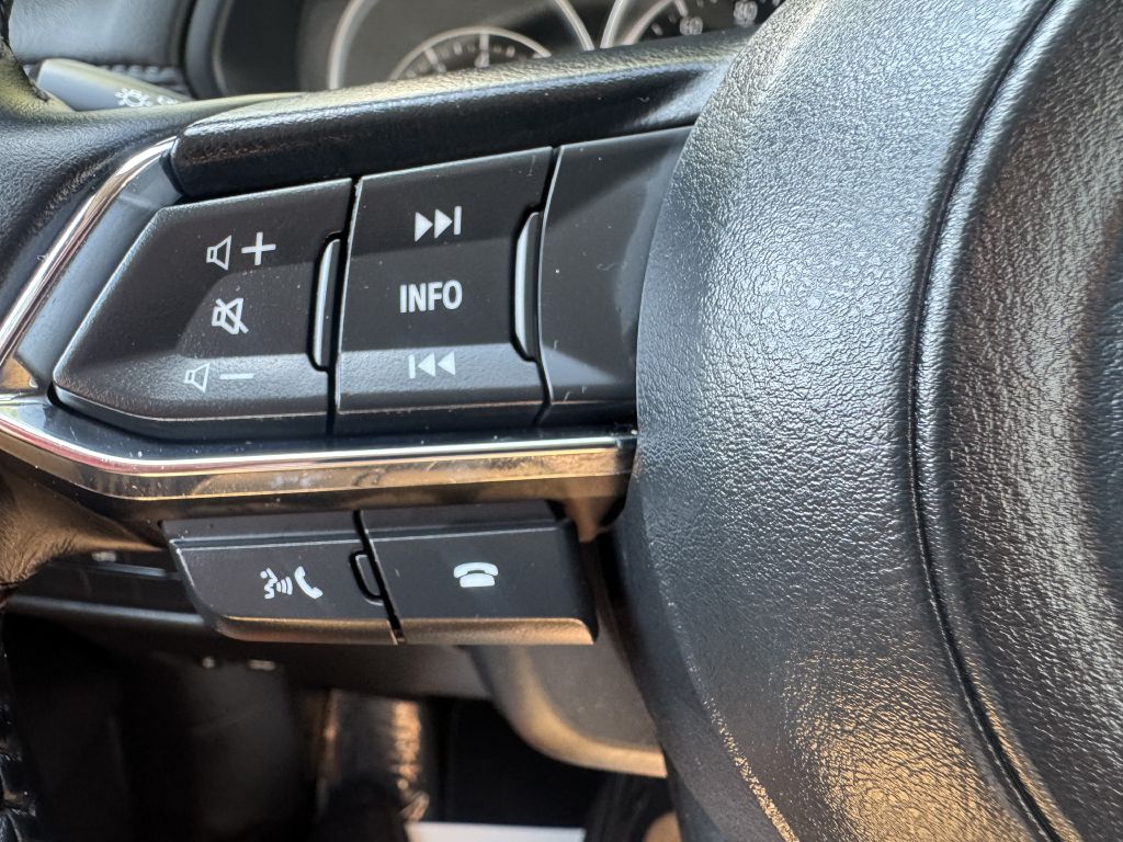 Photo 11 of this MAZDA CX-5