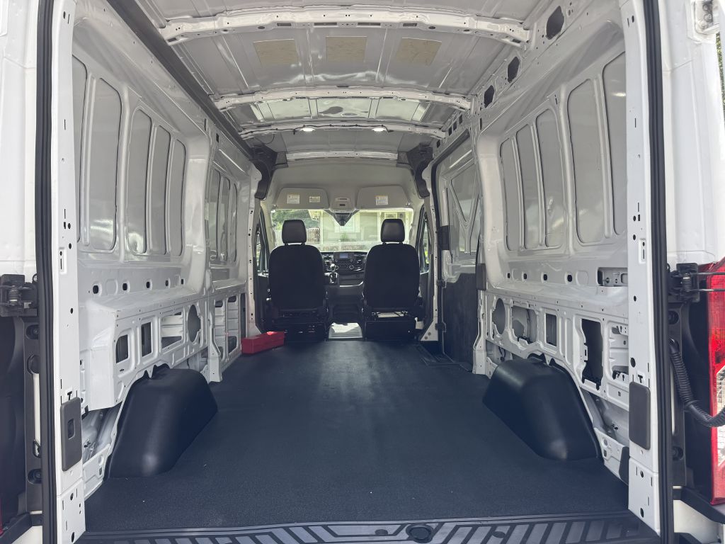 Photo 5 of this FORD TRANSIT