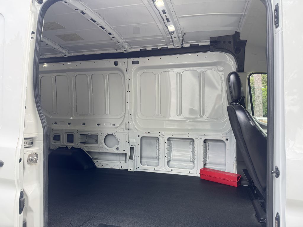 Photo 6 of this FORD TRANSIT