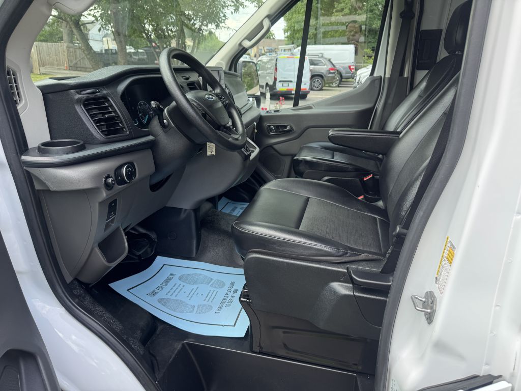 Photo 8 of this FORD TRANSIT
