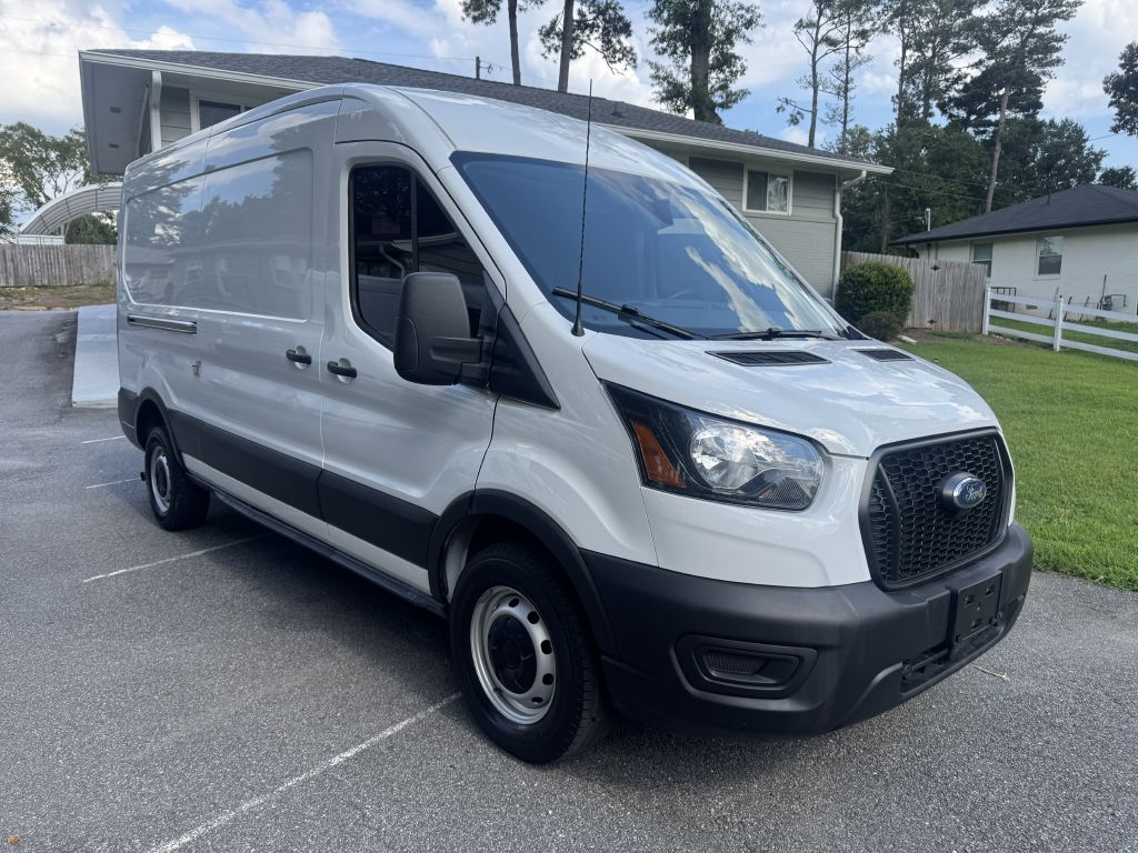 Photo 2 of this FORD TRANSIT