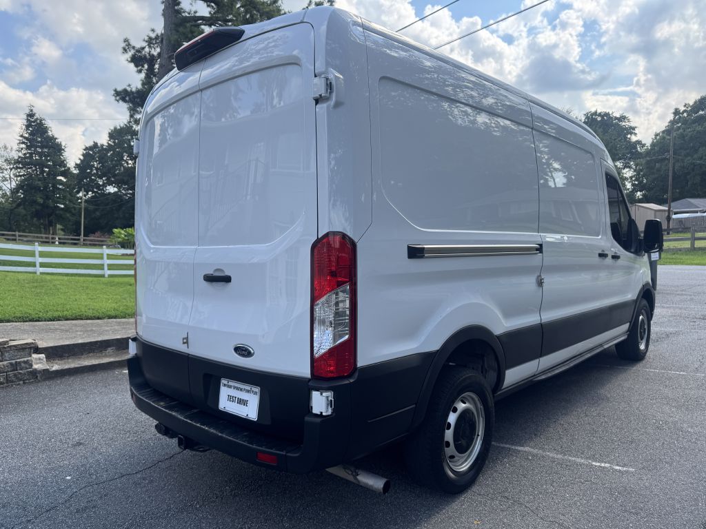 Photo 3 of this FORD TRANSIT