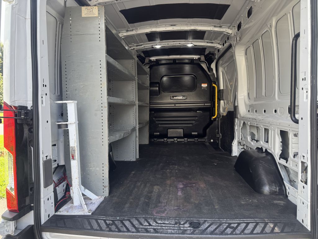 Photo 16 of this FORD TRANSIT