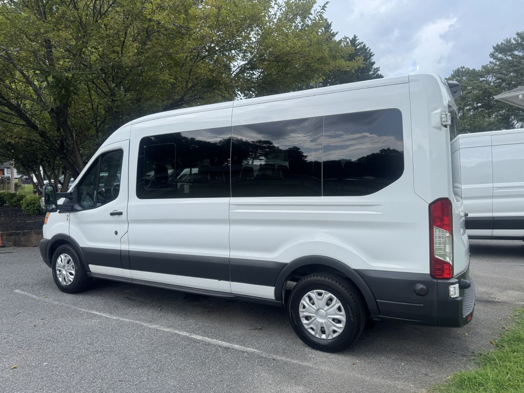Photo 4 of this FORD TRANSIT