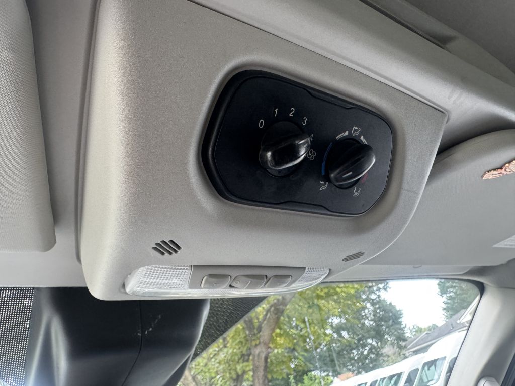 Photo 12 of this FORD TRANSIT